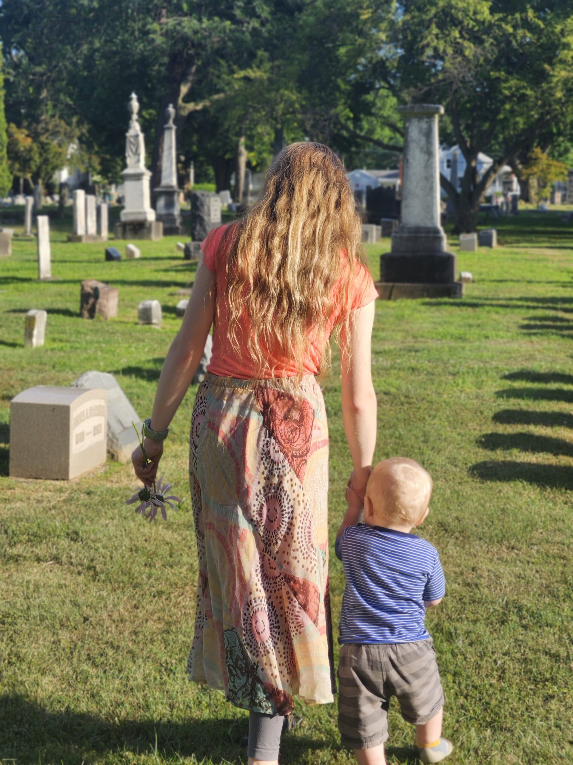 How to Visit a Cemetery With Kids: A Guide to Cemetery Etiquette for Families
